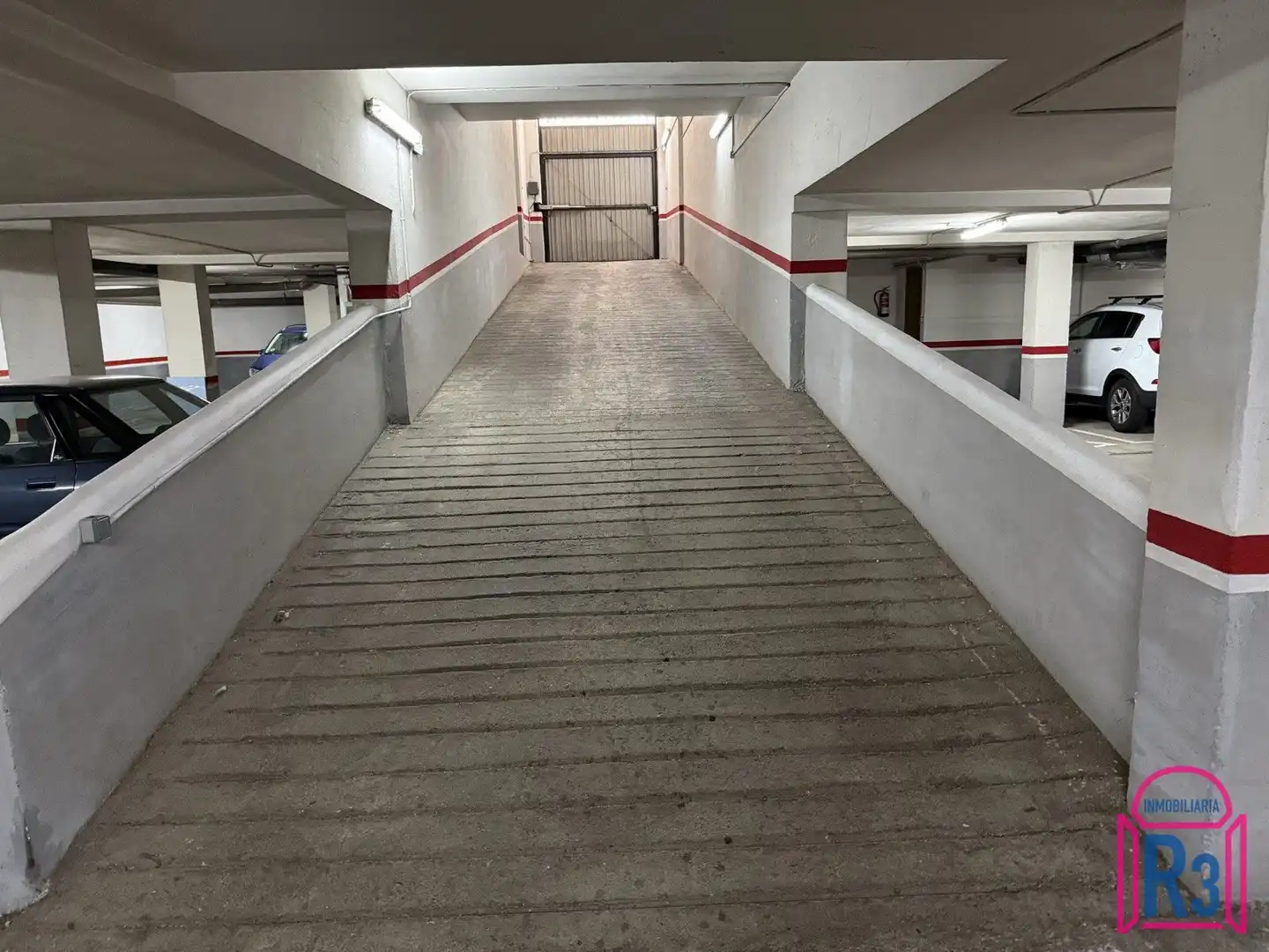 Parkplatz von Wohnung zur Miete in León Capital  mit Heizung, Terrasse und Möbliert