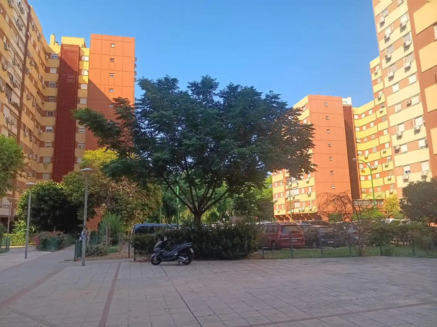 Exterior view of Flat for sale in Sevilla  with Air Conditioner, Parquet flooring and Terrace