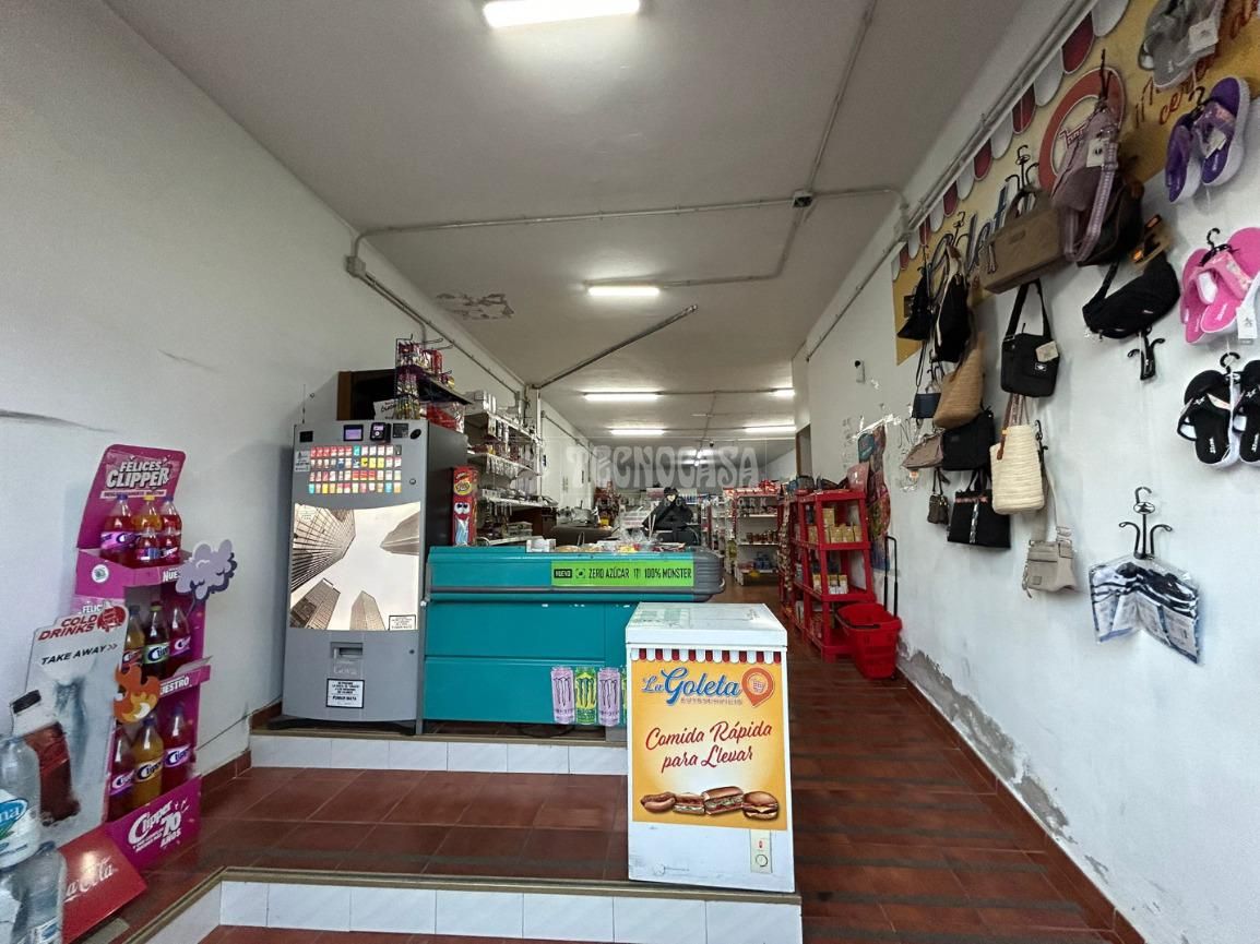 Premises for sale in Agüimes  with Furnished