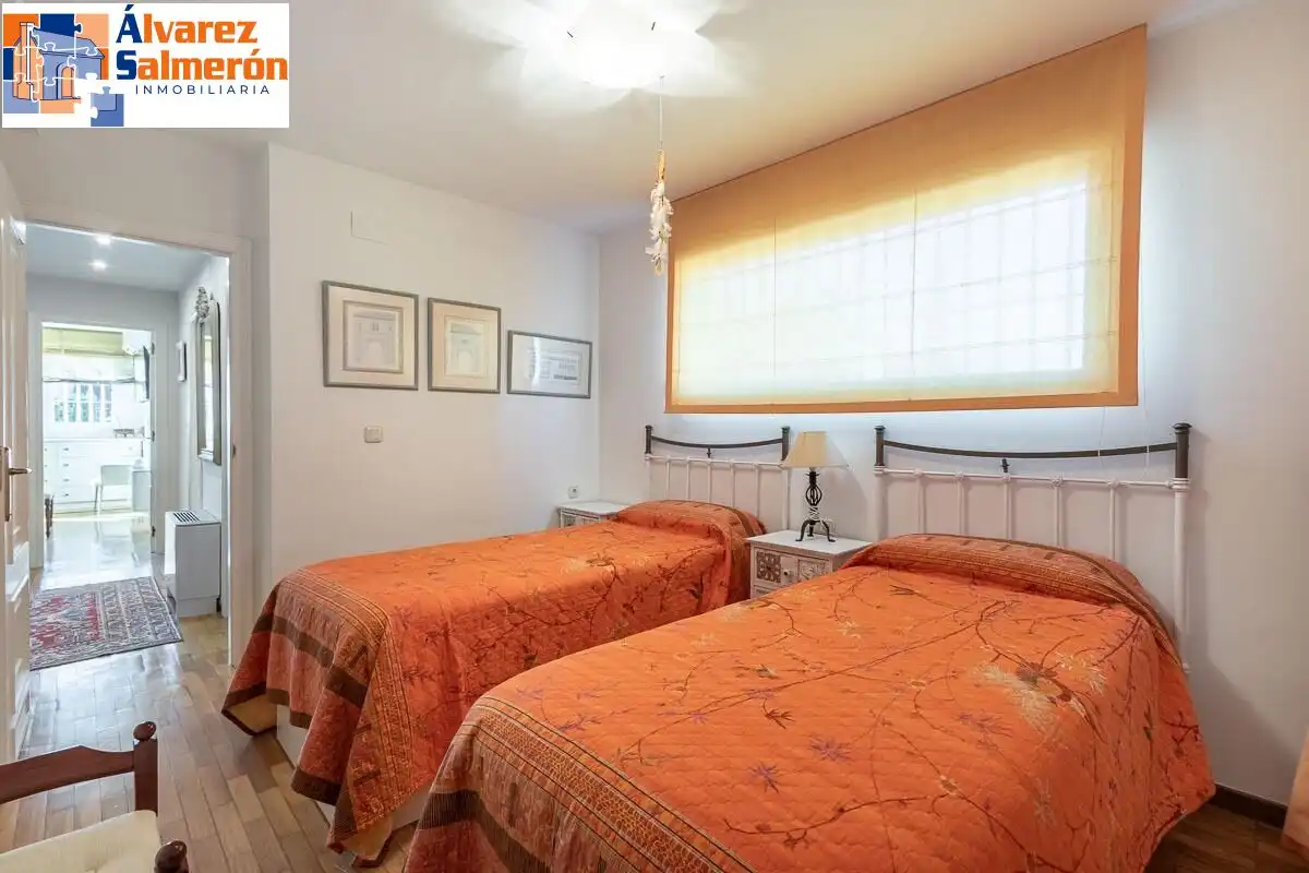 Houses for sale in Calle ZORAYA, Camino de los Neveros - Serrallo