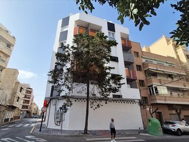Gewerbefläche zum Verkauf in Calle ORIHUELA 57