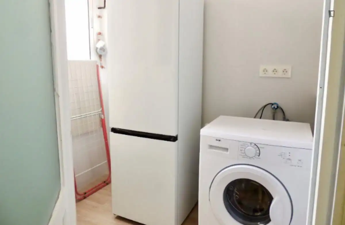 Cuina de Apartament per a compartir en Castellón de la Plana / Castelló de la Plana amb Moblat i Forn