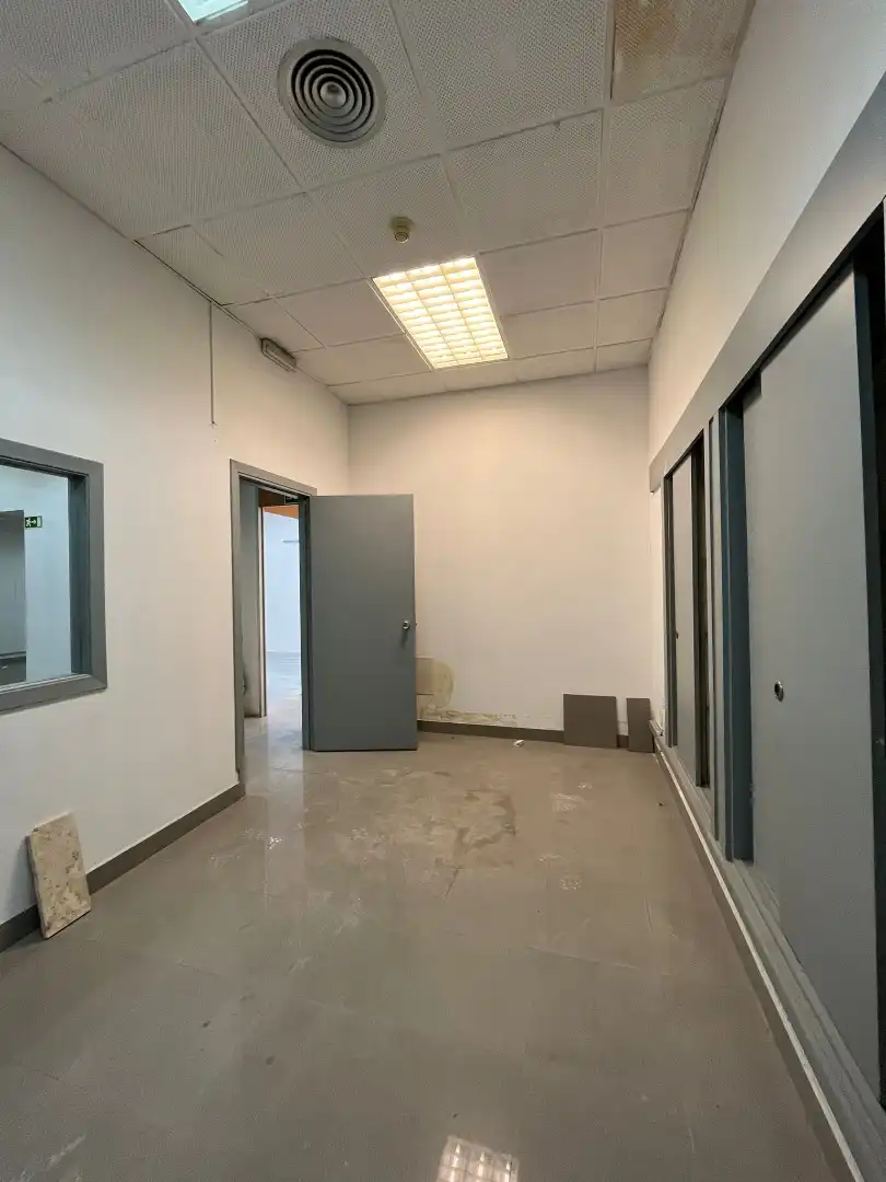 Local en venta en Madrid con Aire acondicionado y Alarma