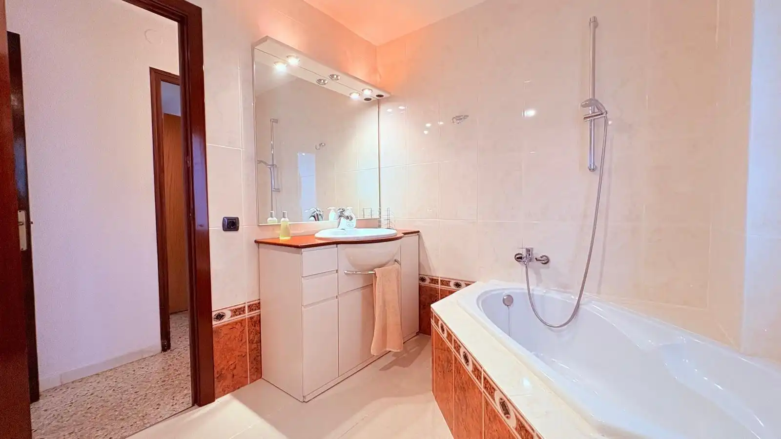 Flat with terrace for sale in Poble, imagen 11