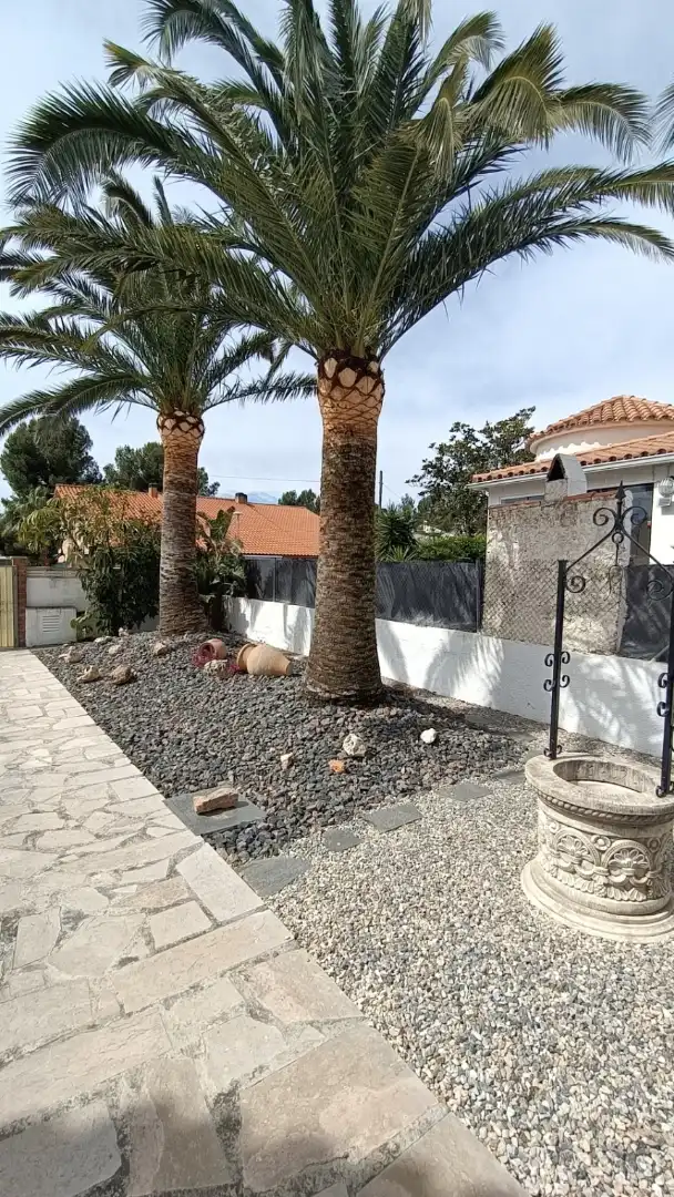 Terrassa de Casa o xalet en venda en Mont-roig del Camp amb Aire condicionat, Calefacció i Jardí privat