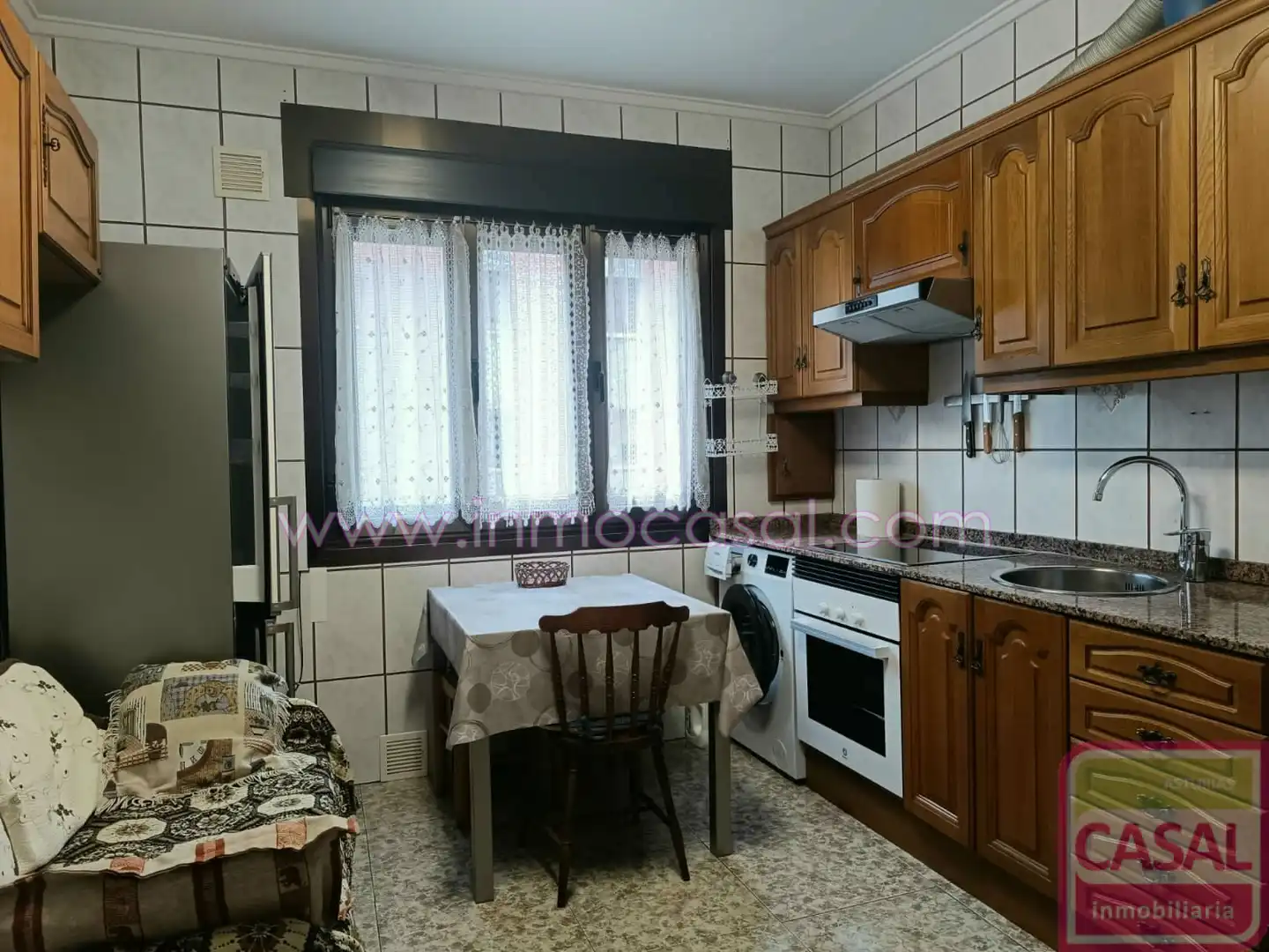 Küche von Wohnung zur Miete in Aller mit Heizung, Abstellraum und Möbliert