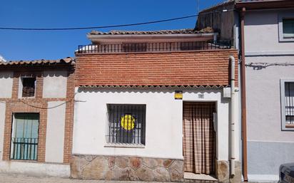 Vista exterior de Casa o xalet en venda en Navas de Oro amb Terrassa