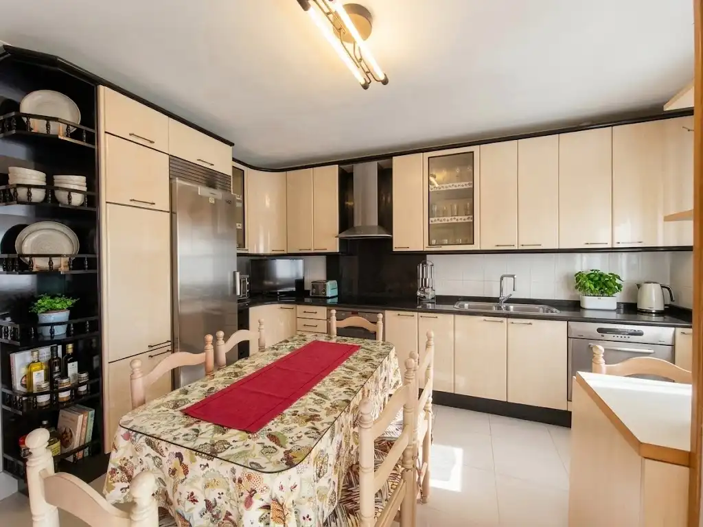 Cocina de Piso en venta en Verín con Calefacción, Trastero y Amueblado
