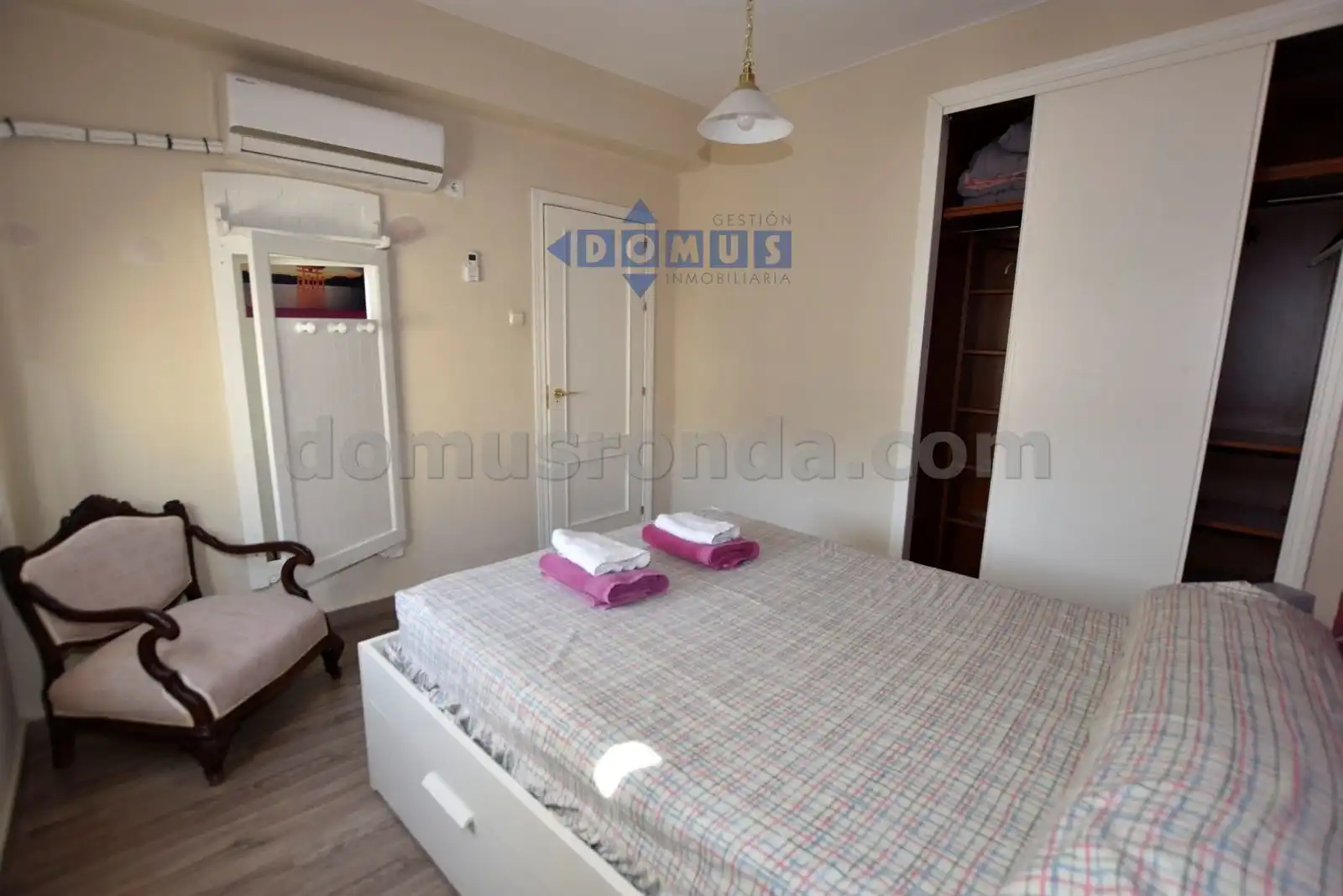 Schlafzimmer von Wohnung zum Verkauf in Ronda mit Klimaanlage, Heizung und Terrasse