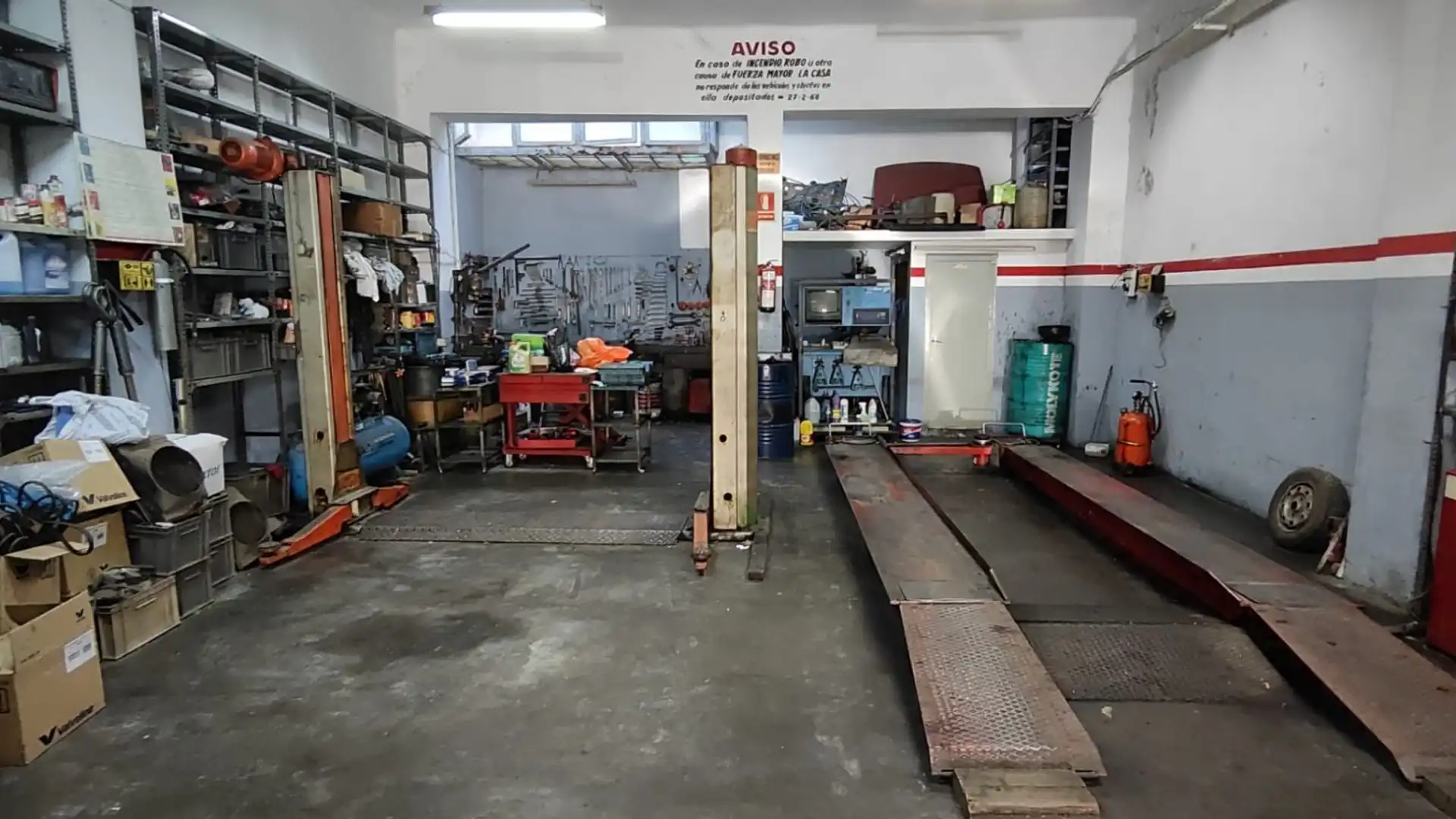 Premises for sale in Canovelles