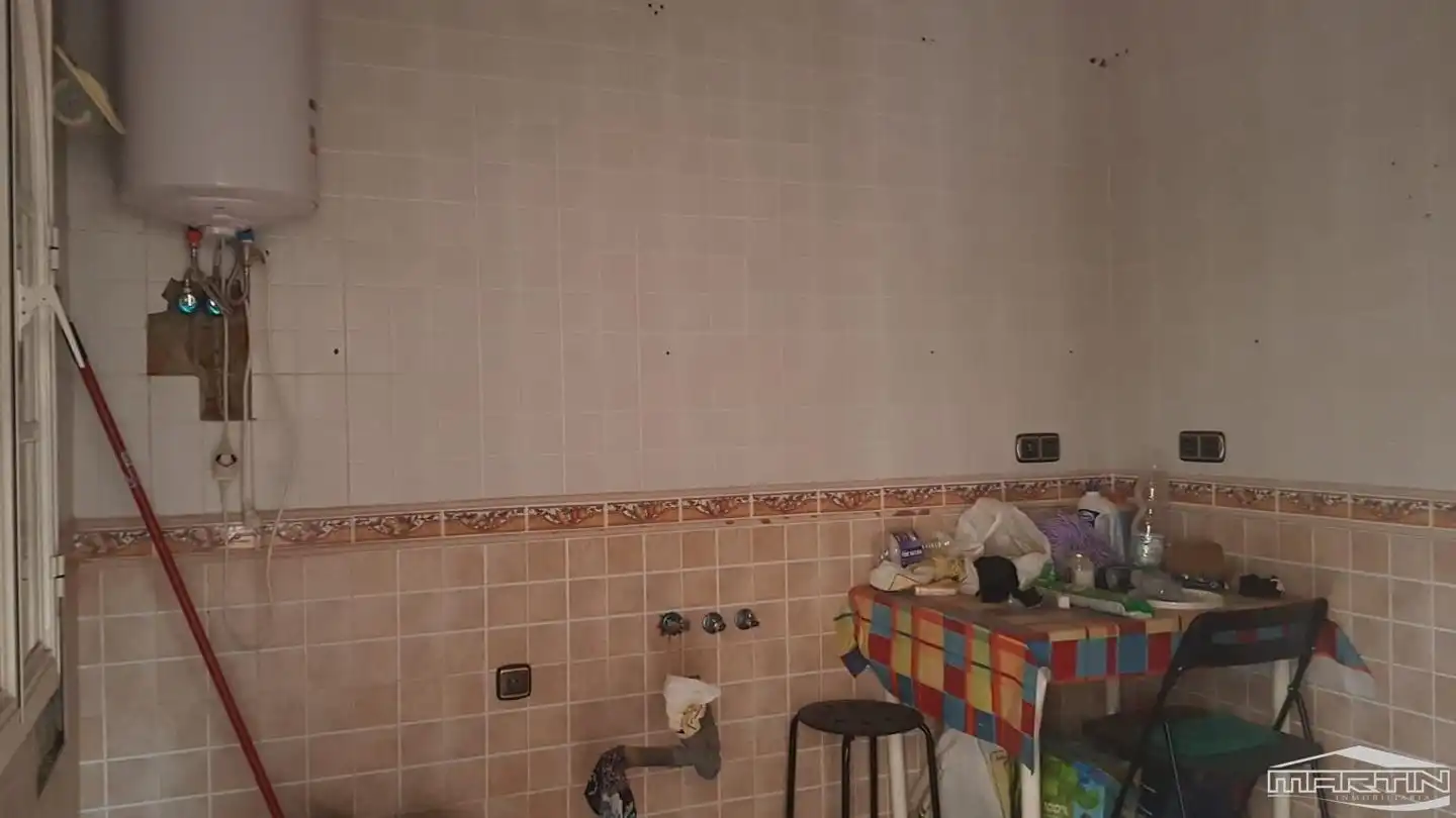 Cuina de Casa o xalet en venda en Cabra amb Terrassa, Traster i Piscina