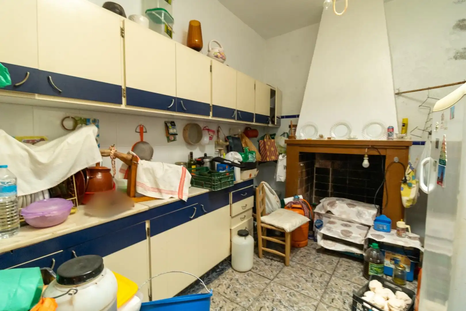 Cuina de Casa o xalet en venda en Santa Fe de Mondújar amb Jardí privat, Terrassa i Moblat