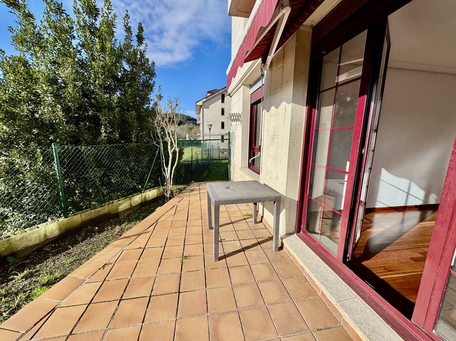 Terraza de Piso en venta en Entrambasaguas con Calefacción, Jardín privado y Piscina comunitaria