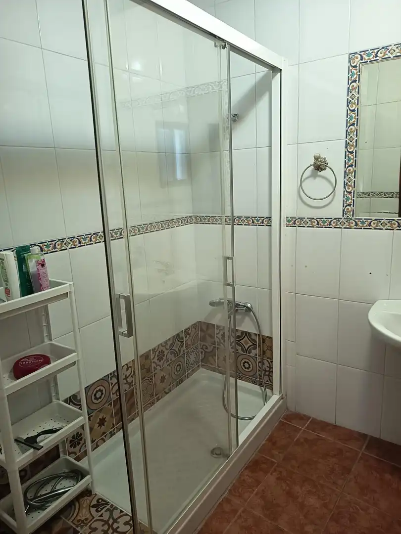Badezimmer von Einfamilien-Reihenhaus zum Verkauf in Córdoba