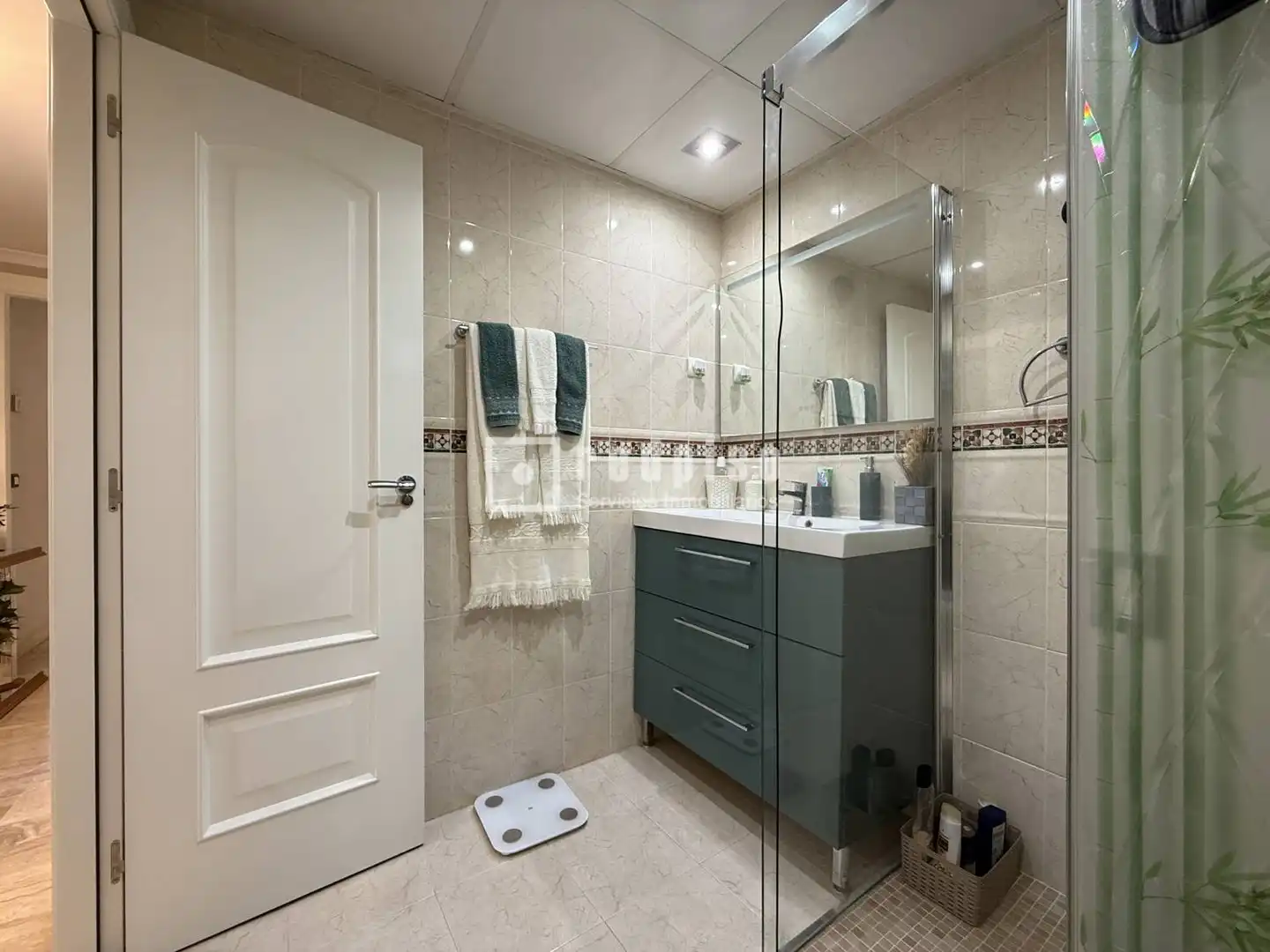 Baño de Piso en venta en Málaga con Aire acondicionado, Calefacción y Jardín privado