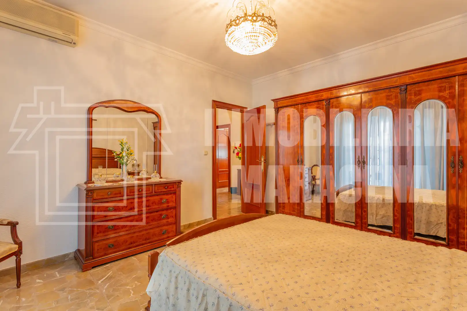 Bedroom of Houses for sale in Granada  with Air Conditioner, Terrace and Oven