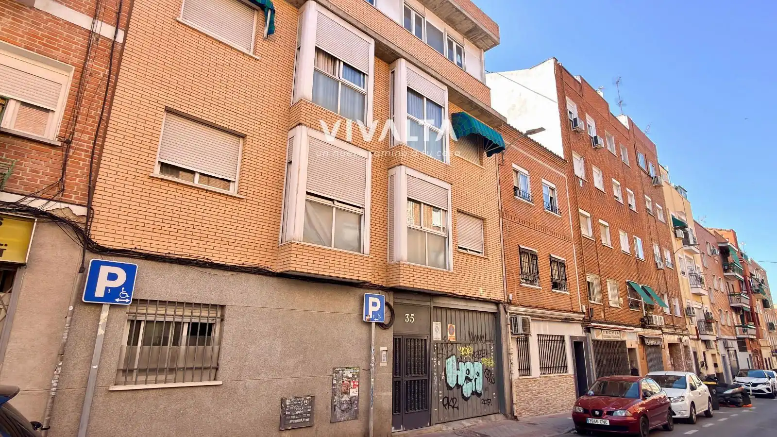 Vista exterior de Pis en venda en Madrid amb Calefacció i Terrassa