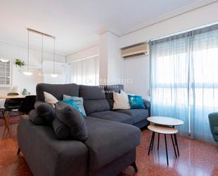 Living room of Flat to rent in  Valencia Capital  with Air Conditioner, Furnished and Oven