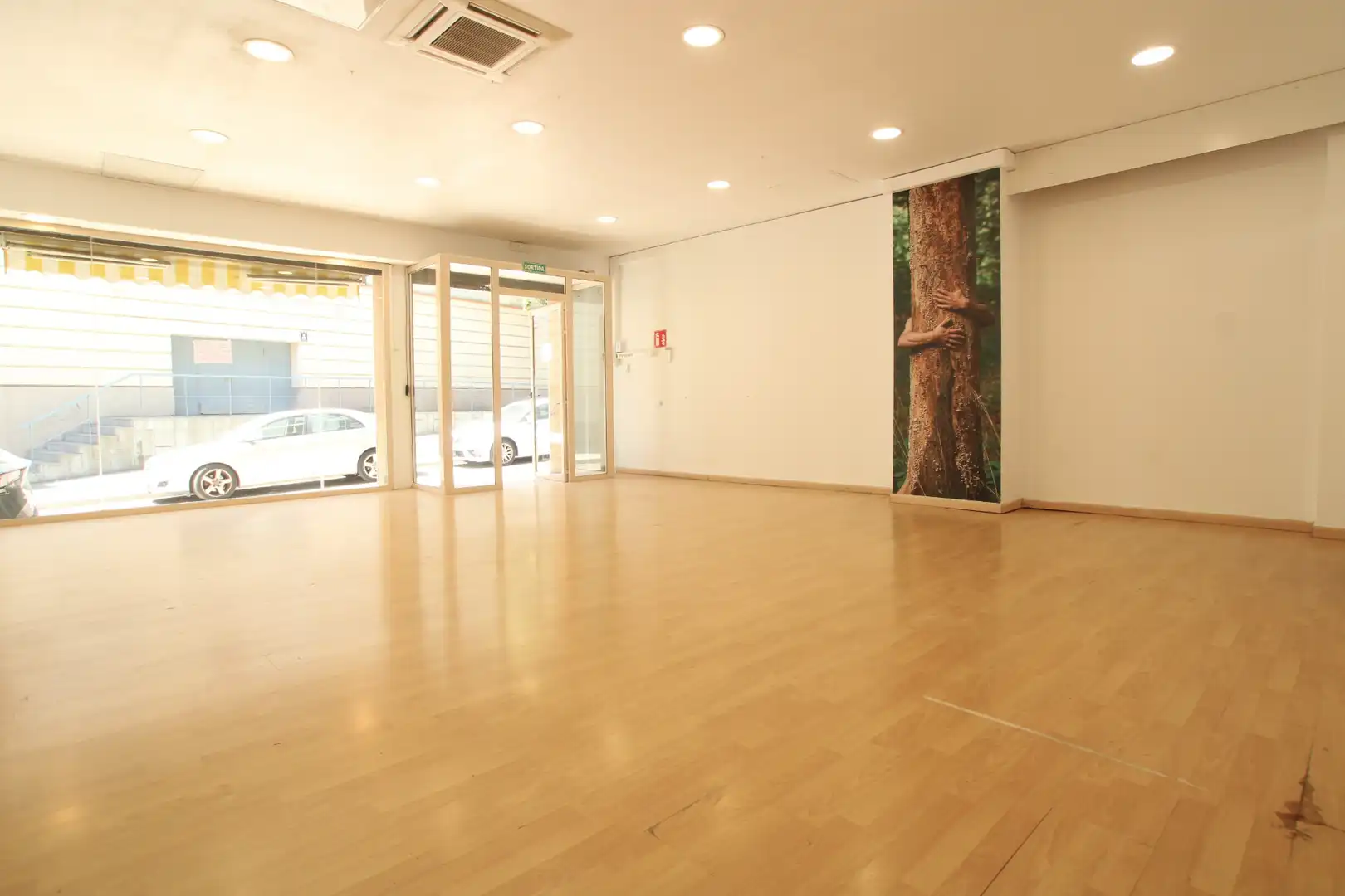 Local de alquiler en Argentona con Parquet