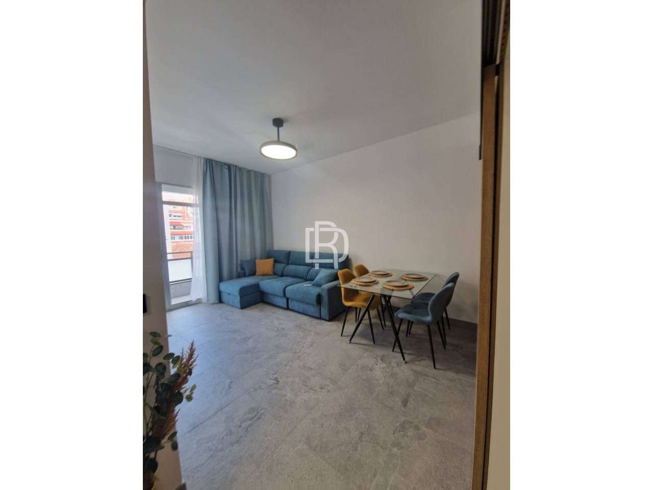 Sala d'estar de Pis de lloguer en Puerto de la Cruz amb Terrassa i Moblat