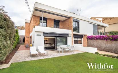 Exterior view of Single-family semi-detached to rent in Esplugues de Llobregat  with Air Conditioner, Terrace and Balcony