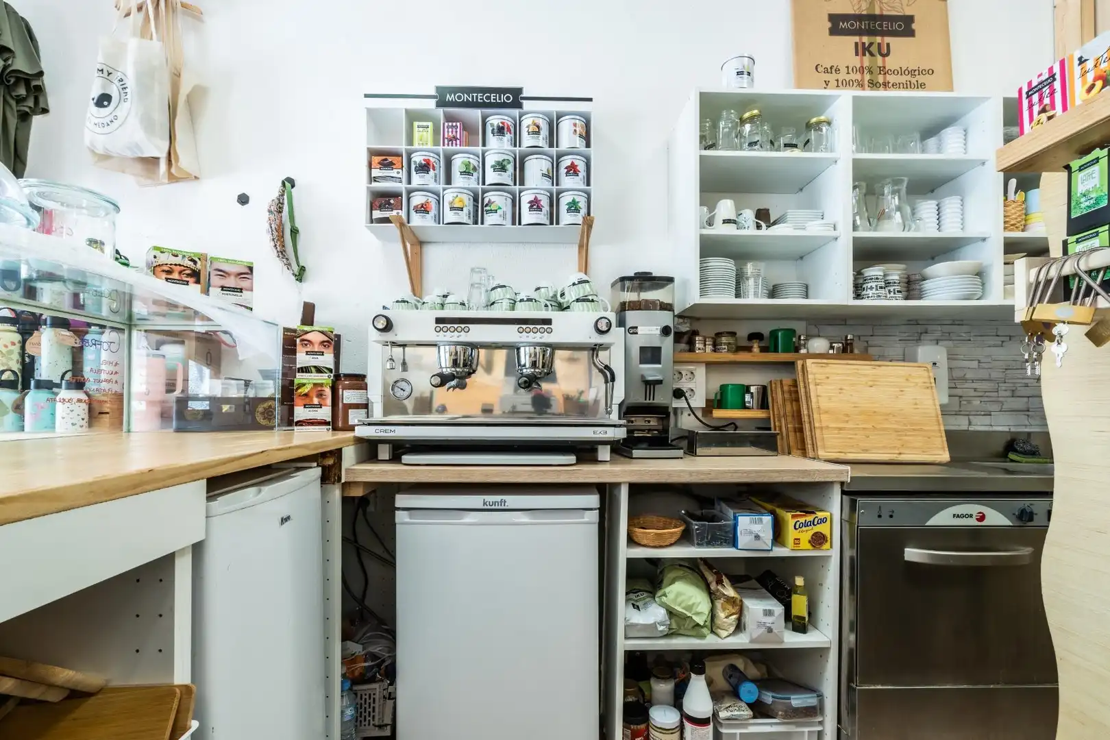 Küche von Geschaftsraum zur Miete in Granadilla de Abona mit Klimaanlage