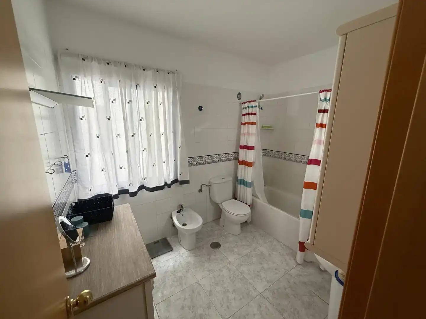 Bany de Dúplex de lloguer en Guía de Isora amb Jardí privat, Traster i Moblat