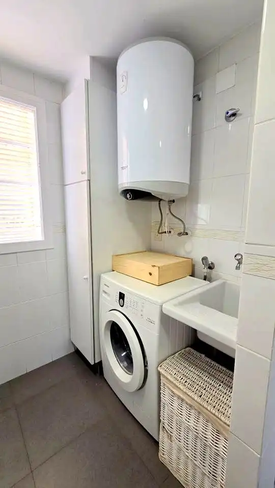 Bany de Apartament de lloguer en Gandia amb Aire condicionat, Parquet i Terrassa