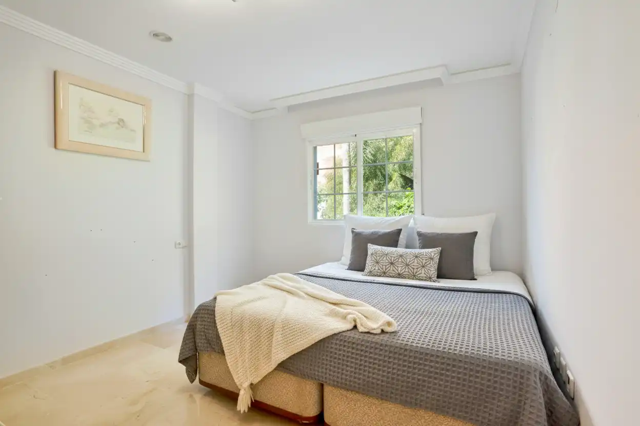 Habitación de Apartamento en venta en Marbella con Aire acondicionado, Terraza y Trastero