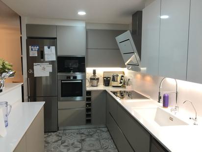 Kitchen of Flat for sale in Sabadell  with Air Conditioner, Heating and Parquet flooring