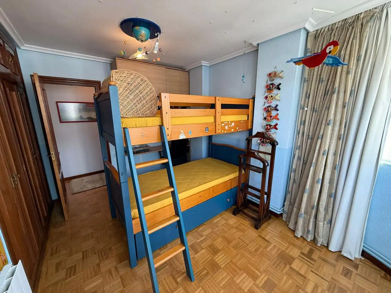 Habitación de Piso en venta en Castro-Urdiales con Calefacción, Parquet y Piscina comunitaria