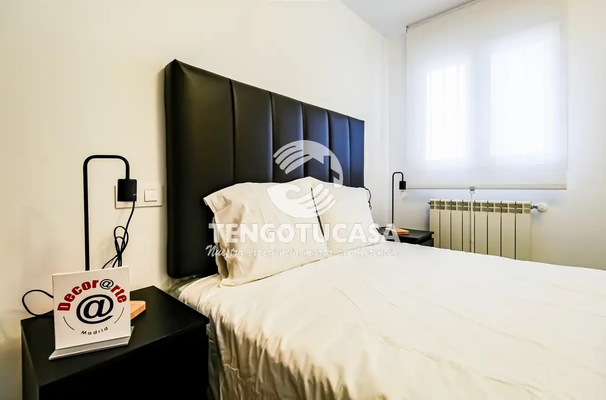 Bedroom of Flat for rent in Madrid  with Air Conditioner, Heating and Furnished