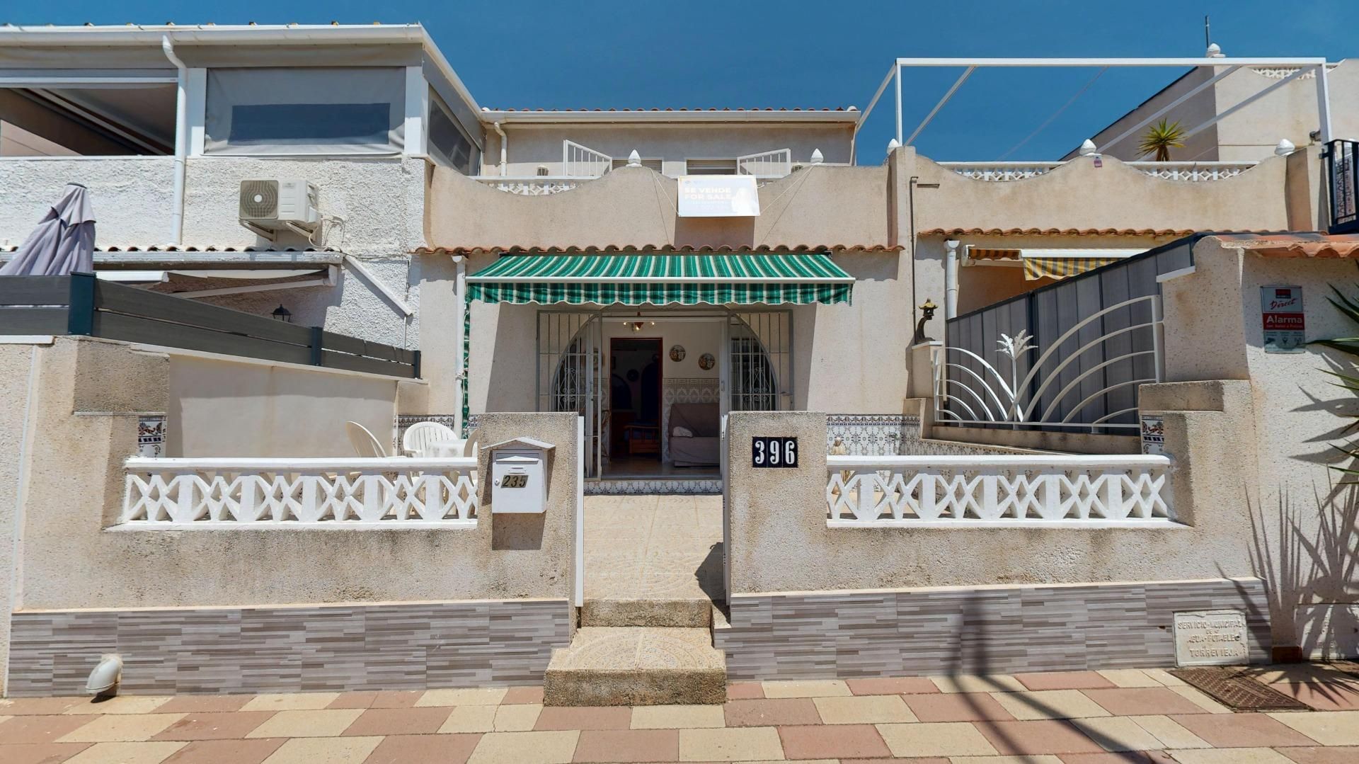 Exterior view of House or chalet for sale in Torrevieja  with Private garden, Terrace and Balcony