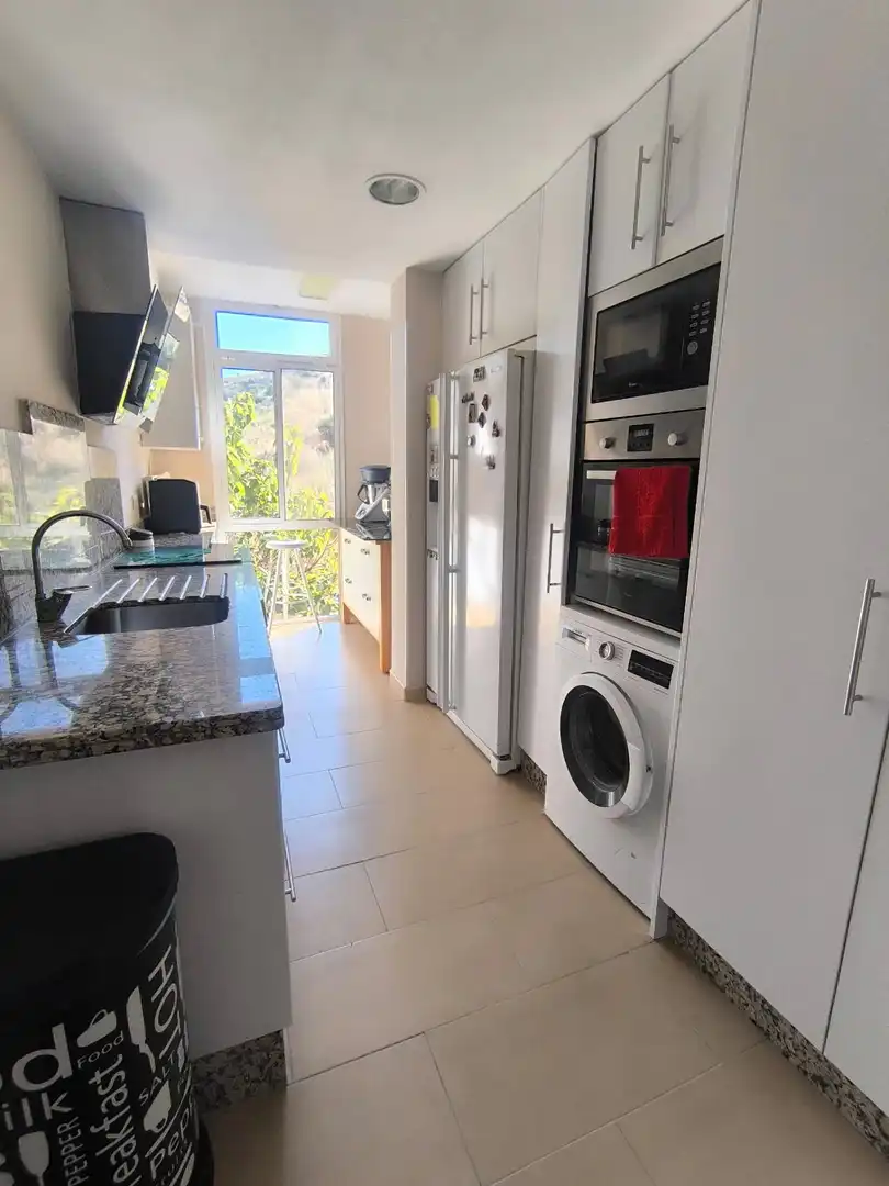 Apartament amb piscina en venda a Calahonda, imagen 9