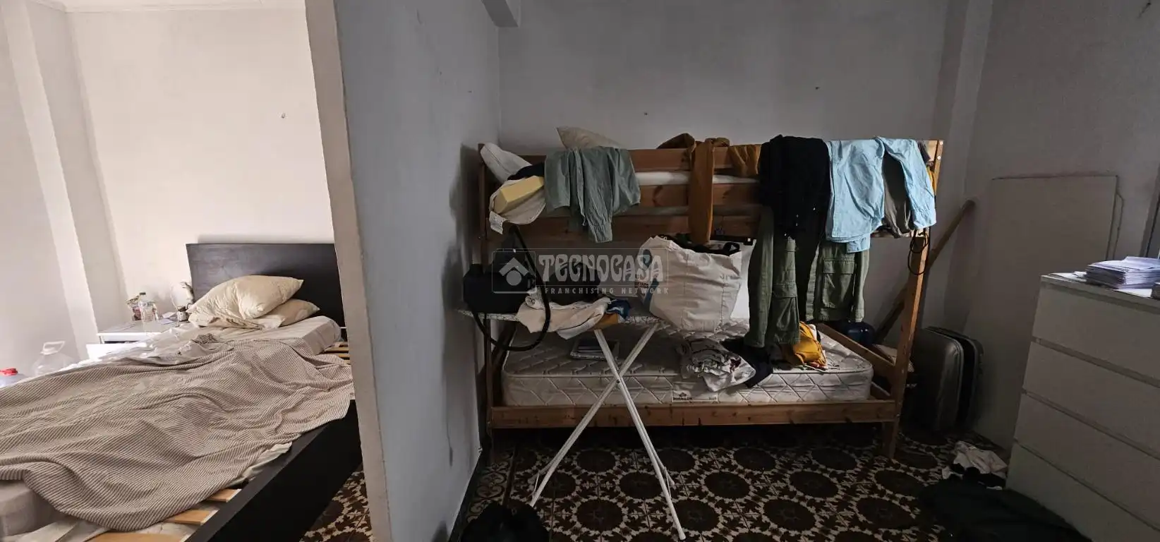 Schlafzimmer von Einfamilien-Reihenhaus zum Verkauf in Sevilla mit Terrasse und Balkon