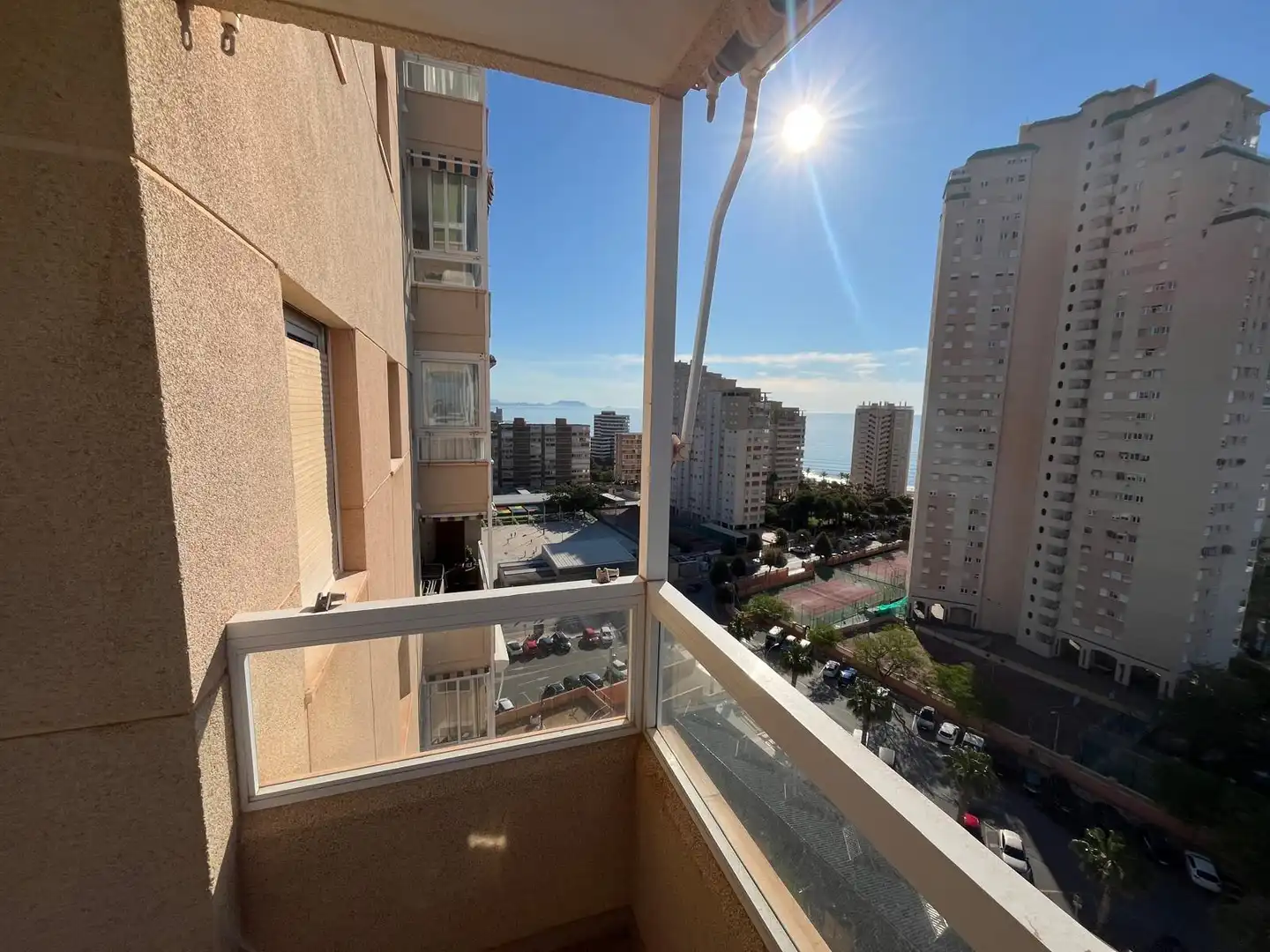 Außenansicht von Wohnung zur Miete in El Campello mit Balkon und Gemeinschaftspool
