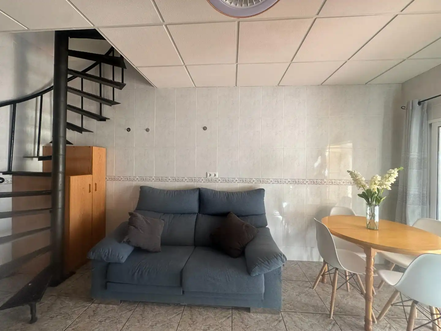 Wohnung zum Verkauf in Cartagena mit Klimaanlage, Privatgarten und Möbliert