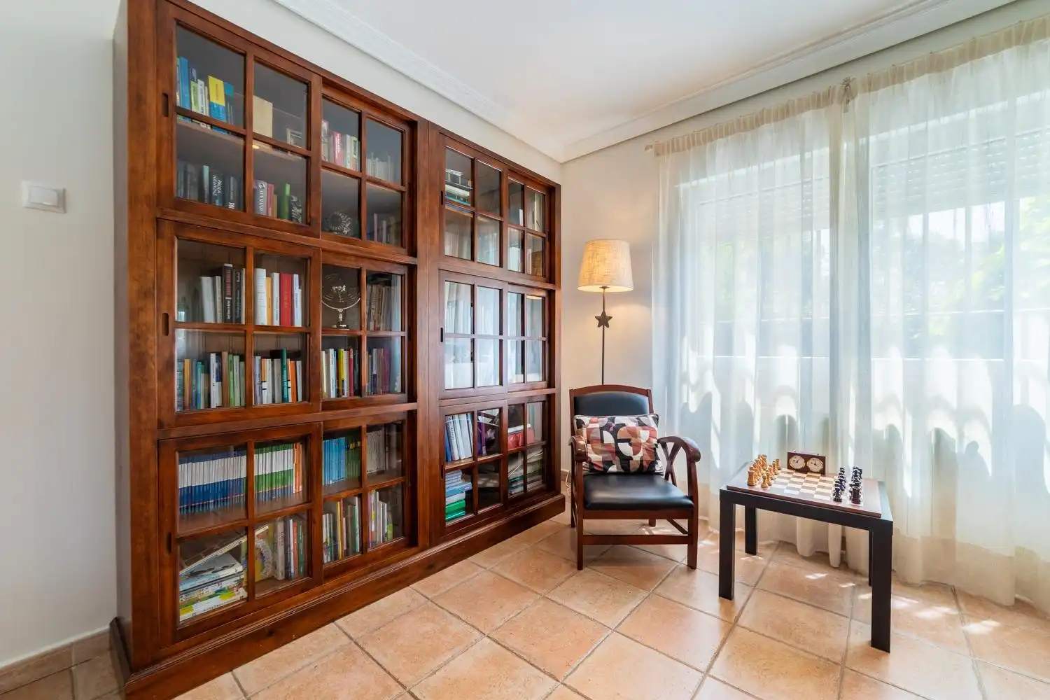 Sala d'estar de Casa o xalet en venda en Valdemorillo amb Piscina comunitària