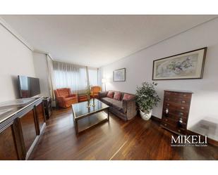 Sala d'estar de Apartament en venda en Santander amb Calefacció, Parquet i Moblat