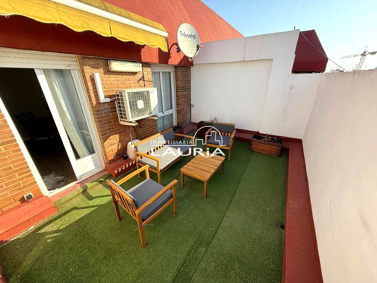 Terrace of Attic to rent in  Valencia Capital  with Air Conditioner, Parquet flooring and Terrace
