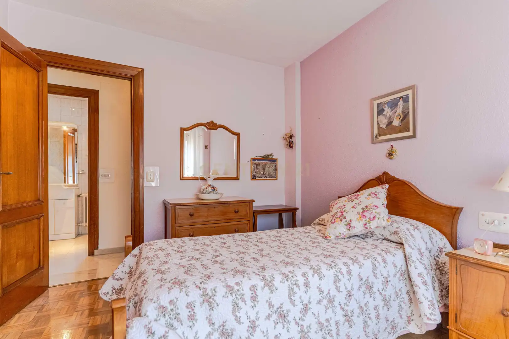 Habitación de Piso en venta en Granada con Trastero y Balcón