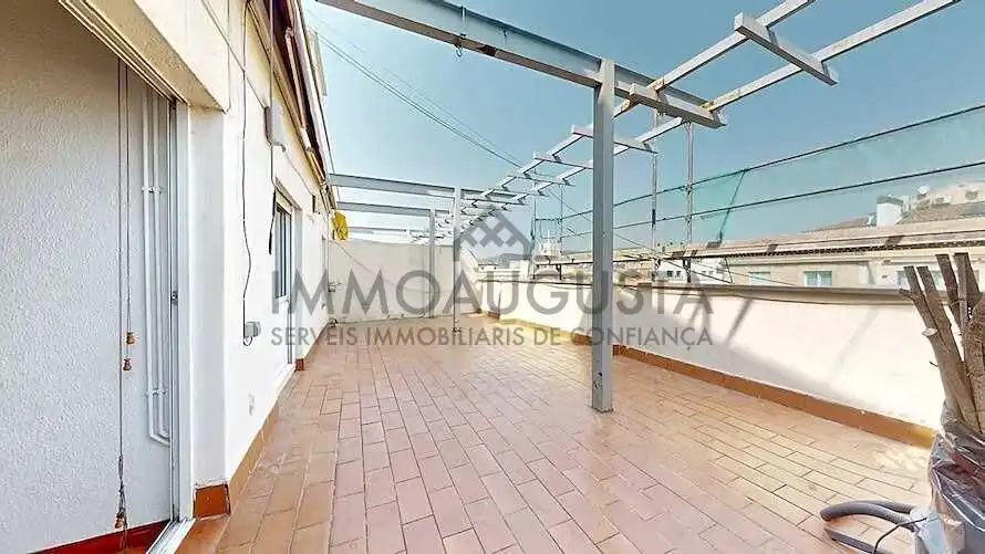 Terrassa de Pis en venda en Barcelona amb Parquet i Terrassa