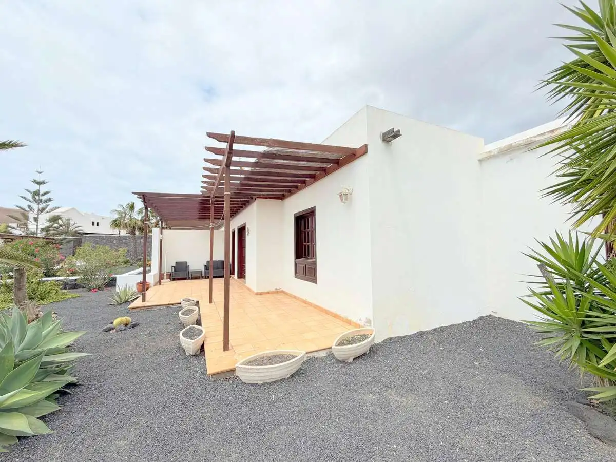Vista exterior de Casa o chalet en venta en Yaiza con Jardín privado, Terraza y Amueblado