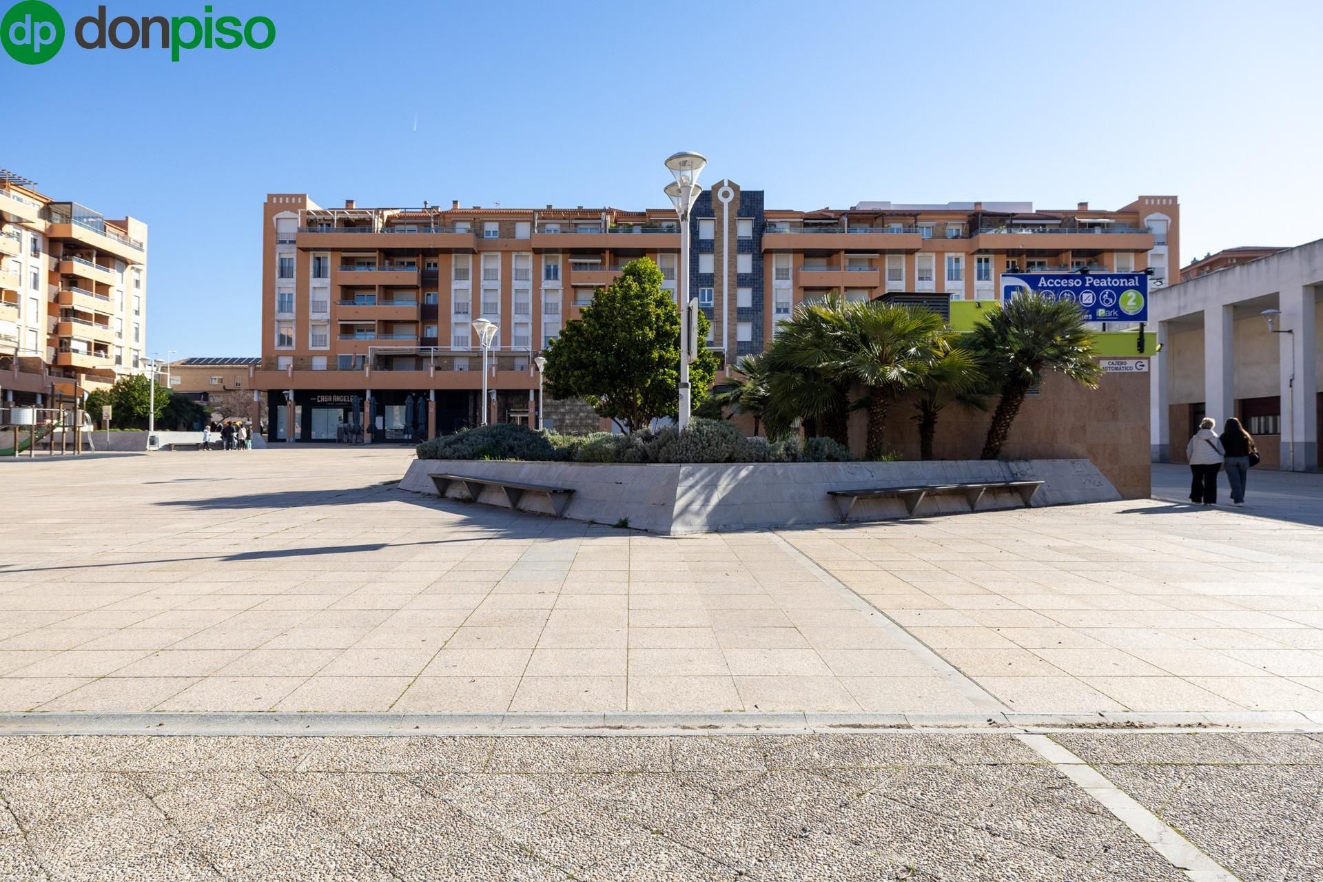 Exterior view of Flat for sale in  Granada Capital  with Air Conditioner, Terrace and Storage room