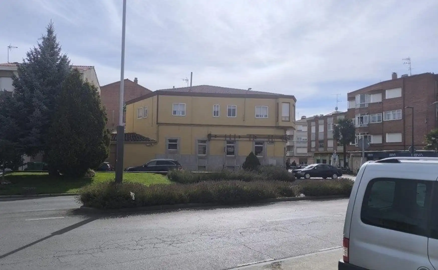 Vista exterior de Casa adosada en venda en Santa María del Páramo amb Calefacció i Terrassa