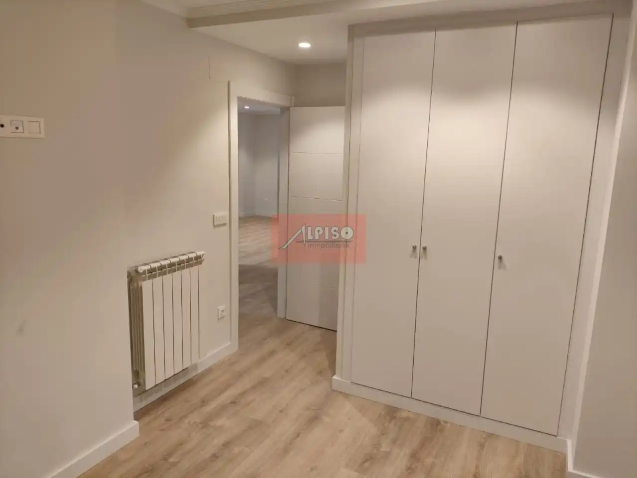 Dormitori de Apartament de lloguer en Ourense Capital  amb Calefacció i Balcó