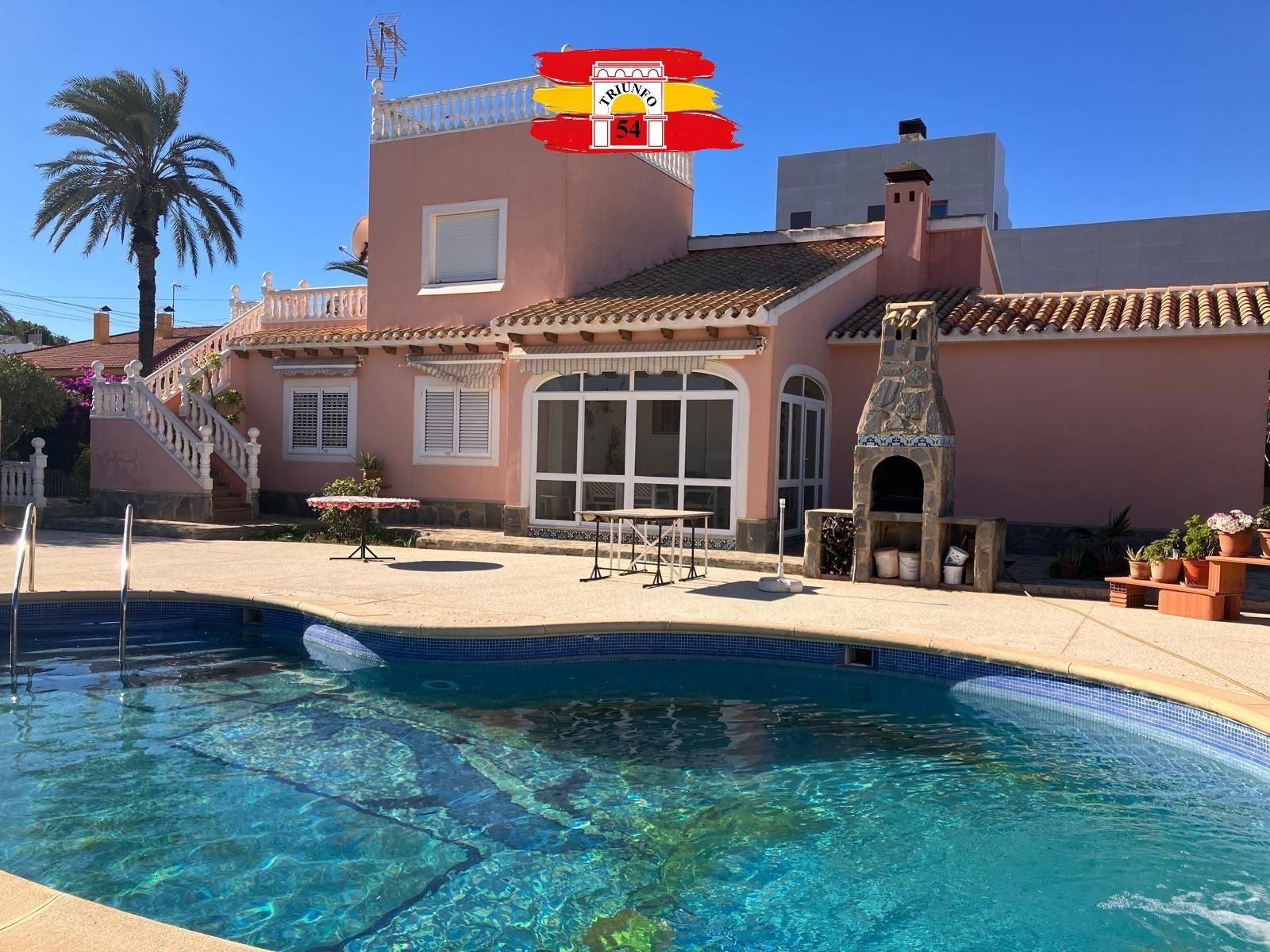 Piscina de Casa o xalet en venda en Orihuela amb Aire condicionat, Calefacció i Jardí privat