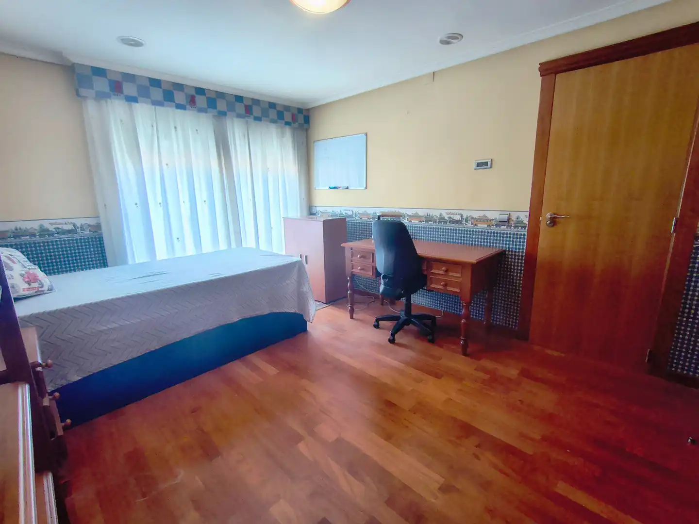Habitación de Casa o chalet de alquiler en San Vicente del Raspeig / Sant Vicent del Raspeig con Aire acondicionado, Parquet y Amueblado