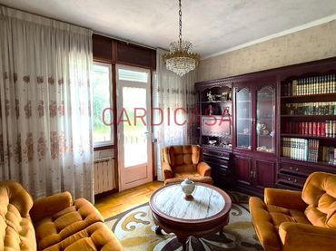Casa con balcón en venta en Cabral - Candeán
