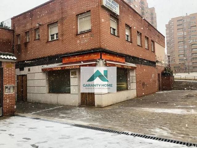 Local comercial en Alquiler en Parquesol